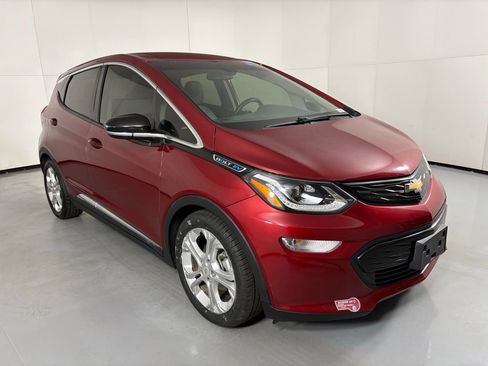 Used 2021 Chevrolet Bolt LT image 2