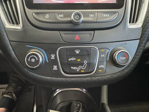 Used 2016 Chevrolet Malibu LT FWD image 36