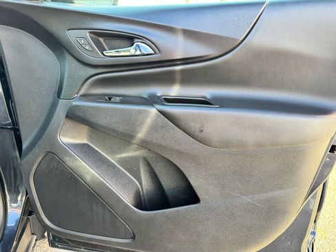 Used 2023 Chevrolet Equinox LT image 29