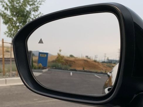 Used 2023 Mitsubishi Outlander SE image 14