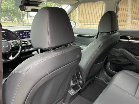 Used 2024 Kia Seltos EX image 27