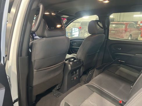 Certified 2024 Nissan Titan SV w/ SV Convenience Package image 9