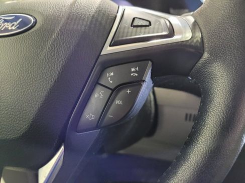 Used 2021 Ford Edge Titanium image 38