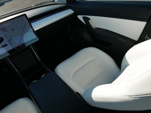 Used 2019 Tesla Model 3 Long Range image 11