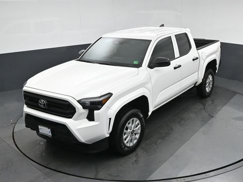 Used 2025 Toyota Tacoma SR image 60