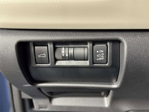Certified 2025 Subaru Forester Limited image 19