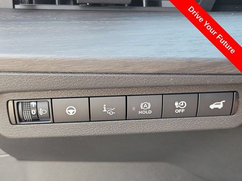Used 2024 Nissan Ariya FWD image 16
