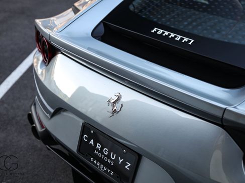 Used 2019 Ferrari 812 Superfast RWD image 17