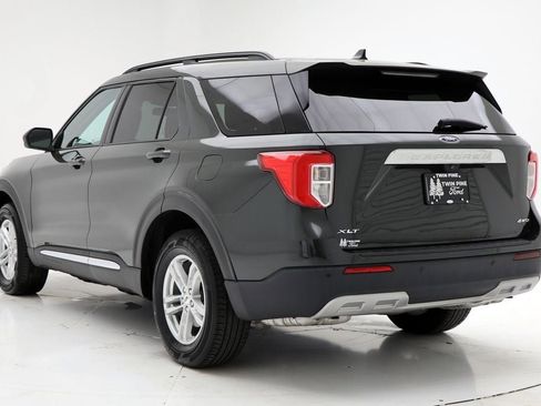 Used 2022 Ford Explorer XLT w/ Equipment Group 202A image 7