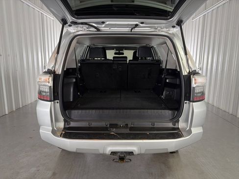 Used 2018 Toyota 4Runner SR5 Premium image 9