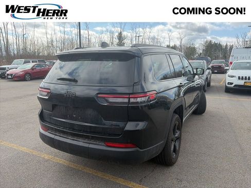 Used 2023 Jeep Grand Cherokee L Laredo image 2