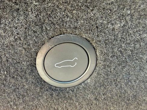 Used 2023 Tesla Model X image 27