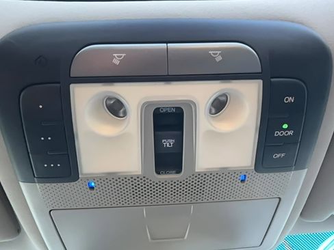 Used 2012 Acura TL image 11