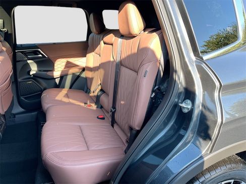 New 2025 Mitsubishi Outlander SEL image 26