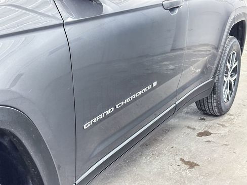 New 2025 Jeep Grand Cherokee Limited image 17