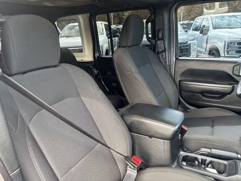 Used 2023 Jeep Wrangler Unlimited Sport AWD/4WD image 8