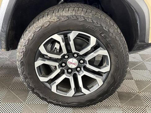 Certified 2023 GMC Canyon AT4 w/ AT4 Premium Package AWD/4WD image 12