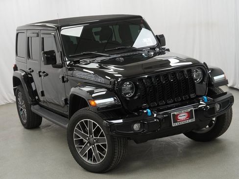 Certified 2022 Jeep Wrangler Unlimited Sahara image 9