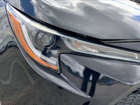 Used 2021 Toyota Corolla LE FWD image 27