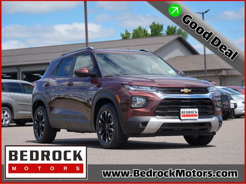 Used 2022 Chevrolet TrailBlazer LT FWD image 1
