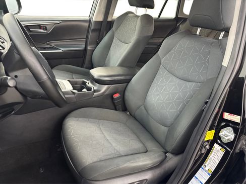 Used 2020 Toyota RAV4 XLE w/ Convenience Package image 13