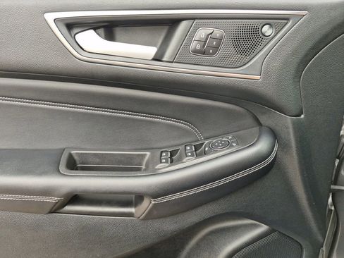 Used 2022 Ford Edge Titanium w/ Equipment Group 301A image 7