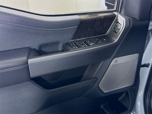 Used 2025 Ford F250 Lariat image 18