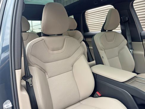 Used 2025 Volvo EX90 Ultra AWD/4WD image 36