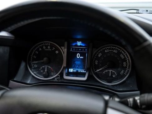 Used 2022 Toyota Tacoma TRD Sport w/ TRD Premium Sport Package AWD/4WD image 47