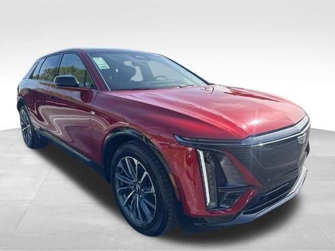 New 2025 Cadillac Lyriq Sport image 8
