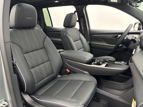 New 2026 Buick Enclave Avenir w/ Super Cruise Package AWD/4WD image 39