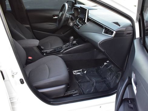 Used 2021 Toyota Corolla LE FWD image 17