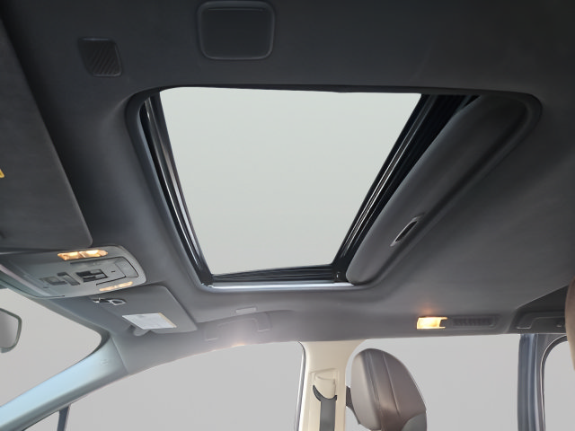 Used 2021 Toyota Sienna Platinum FWD image 20