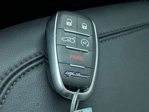 Used 2021 Alfa Romeo Giulia Ti image 34