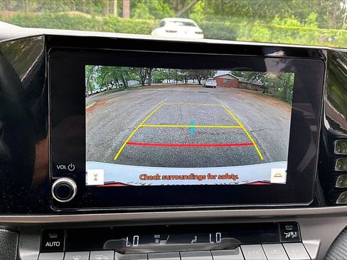 Used 2025 Toyota Camry SE FWD image 13