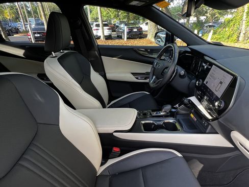 Used 2024 Lexus NX 250 FWD image 46
