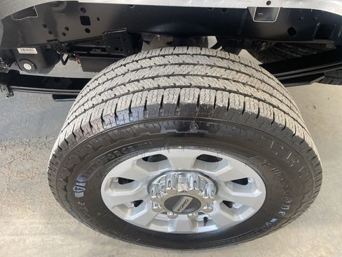 Used 2024 Ford F250 XLT image 38