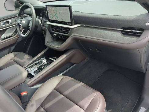 New 2025 Ford Explorer Platinum image 40