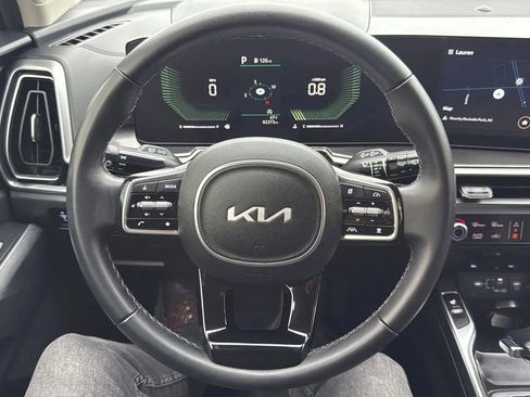 Used 2024 Kia Sorento S AWD/4WD image 10