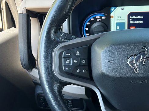 Used 2022 Ford Bronco Wildtrak image 28