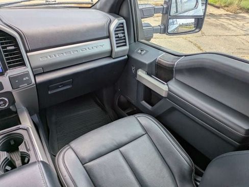 Used 2022 Ford F250 Lariat w/ Lariat Value Package AWD/4WD image 17