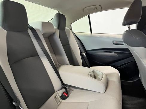 Used 2022 Toyota Corolla LE FWD image 13