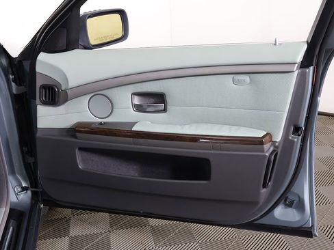 Used 2004 BMW 745Li image 22