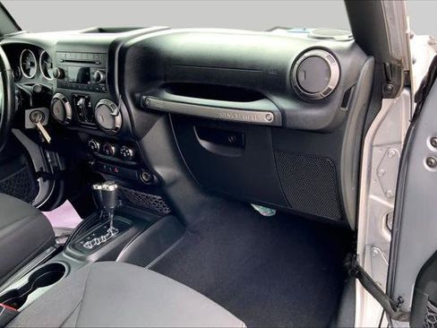 Certified 2018 Jeep Wrangler Unlimited Sport S AWD/4WD image 17