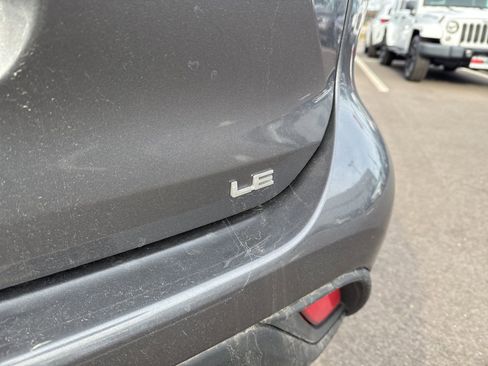 Used 2023 Toyota Highlander LE image 9