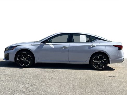 Used 2025 Nissan Altima 2.5 SR image 22