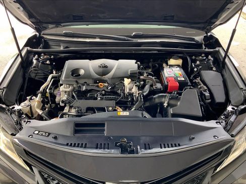 Used 2018 Toyota Camry SE w/ Moonroof Package FWD image 29