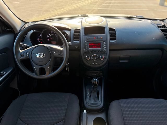 Used 2013 Kia Soul FWD image 29