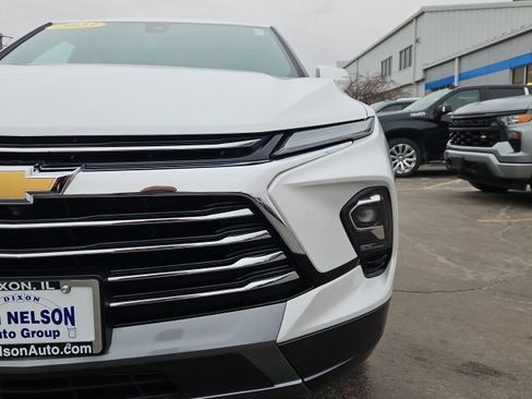 Used 2023 Chevrolet Blazer Premier image 3