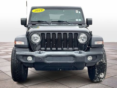 Used 2019 Jeep Wrangler Sport S image 3